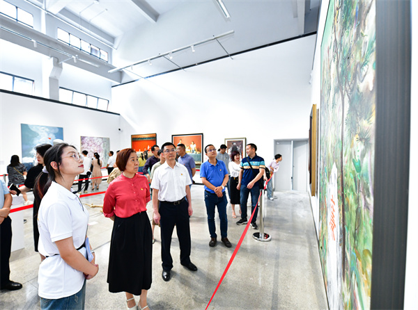 墨韵传廉意，丹青绘清风——重庆公共运输职业学院组织参观“红岩清风”廉洁文化美术作品展并开展艺术交流活动