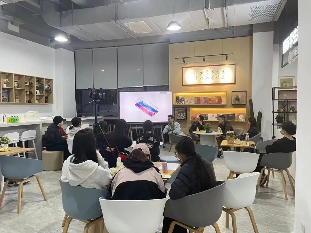 壮游派 | 第三期国际交流圆桌会圆满收官 以艺术之名，联结世界心灵